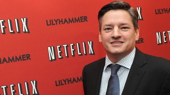 Imagem da notícia Ted Sarandos, chefe de conteúdo da Netflix, comenta a expansão das séries de TV: "Não tem isso de 'muita televisão'"