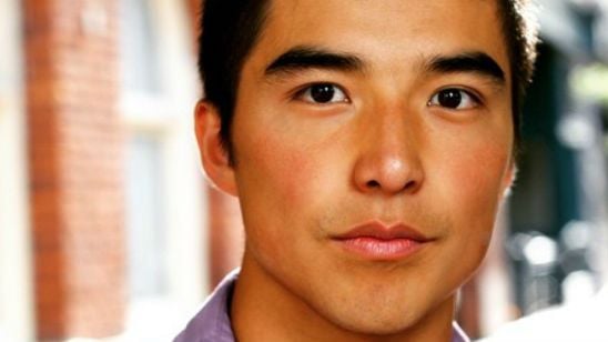 Imagem da notícia Mais um ator escalado em Power Rangers! Descubra quem será o Ranger Preto