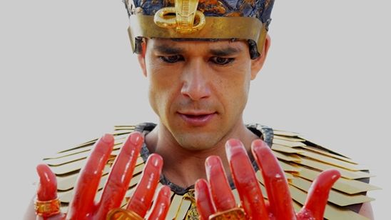 Imagem da notícia Os Dez Mandamentos: Filme baseado na bem sucedida novela da Record ganha novo cartaz