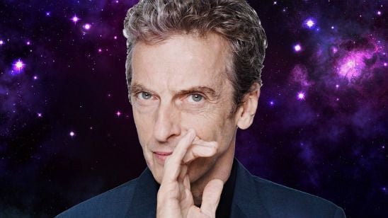 Peter Capaldi visita hospital caracterizado como Doctor Who