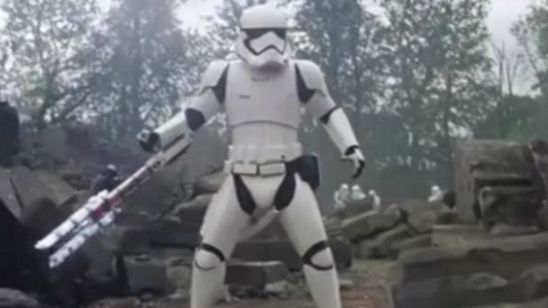 Imagem da notícia Star Wars - O Despertar da Força: Saiba mais sobre a história de origem do stormtrooper TR-8R