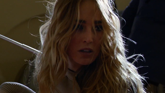 Imagem da notícia Legends of Tomorrow: Canário Branco, Capitão Frio e Onda Térmica protagonizam briga de bar em novo clipe