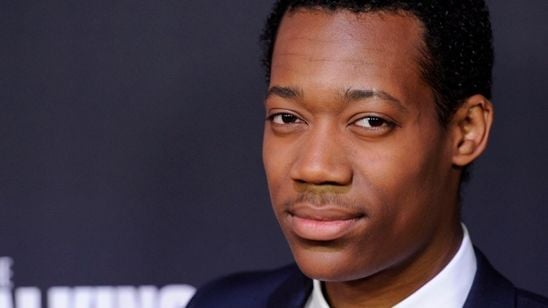 Tyler James Williams, de Todo Mundo Odeia o Chris, manda novo recado humorado aos brasileiros