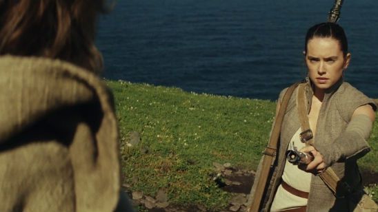 Imagem da notícia Daisy Ridley revela como é trabalhar com Mark Hamill em Star Wars: Episódio VIII