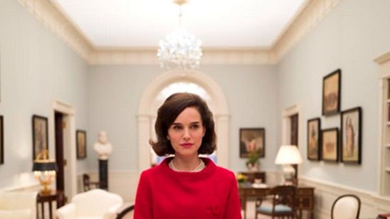 Imagem da notícia Natalie Portman usa o véu do luto em nova imagem do drama sobre Jacqueline Kennedy que Pablo Larraín está dirigindo