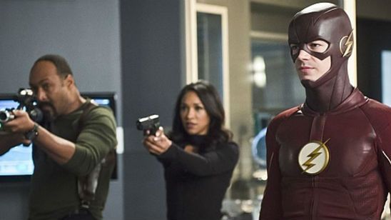 Imagem da notícia The Flash: Novas imagens mostram Barry Allen contra Zoom!