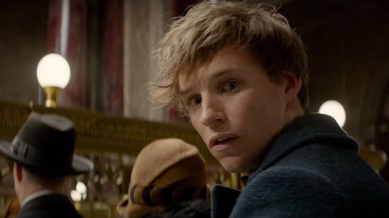 Imagem da notícia Dumbledore é lembrado em trailer de Animais Fantásticos e Onde Habitam