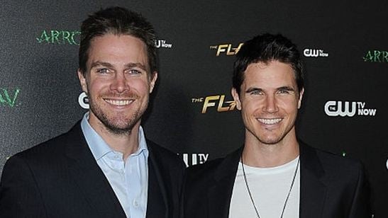 Stephen e Robbie Amell vão produzir e protagonizar novo filme de ficção-científica