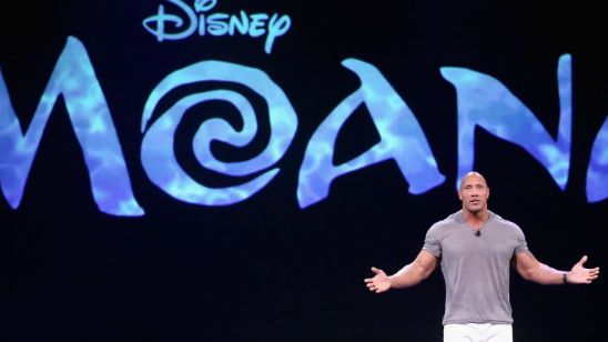 Imagem da notícia Dwayne Johnson divulga vídeo dos bastidores da dublagem de Moana