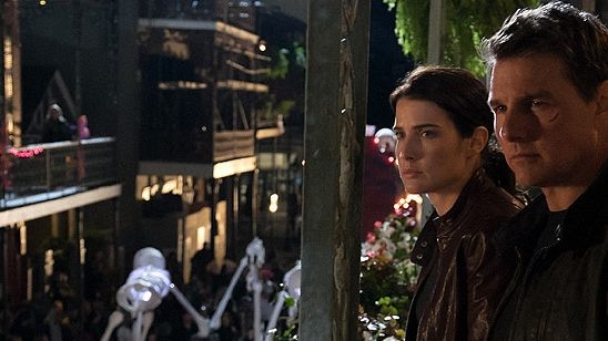 Imagem da notícia Primeiras imagens de Jack Reacher: Never Go Back mostram Tom Cruise machucado e Cobie Smulders