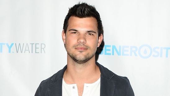 Imagem da notícia Segunda temporada de Scream Queens terá Taylor Lautner 