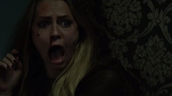 Imagem da notícia Filha das trevas ataca as pessoas no segundo trailer de Quando as Luzes se Apagam
