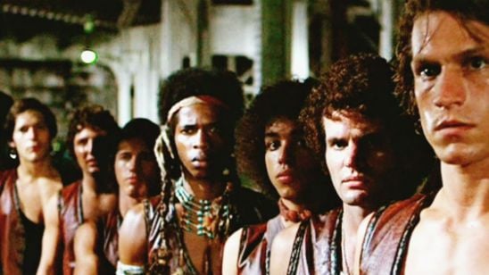 Imagem da notícia Diretores de Capitão América: Guerra Civil vão produzir série inspirada em Warriors - Os Selvagens da Noite 