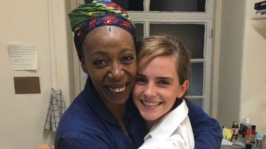 Imagem da notícia Emma Watson assiste a peça de Harry Potter e encontra nova Hermione