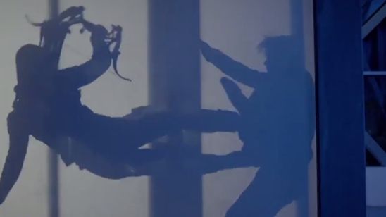 Imagem da notícia Comic-Con 2016: Oliver Queen tem um novo 'clube de vigilantes' no trailer da quinta temporada de Arrow