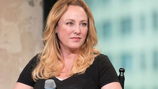 Imagem da notícia Designated Survivor: Virginia Madsen entra para o elenco da nova série de Kiefer Sutherland 