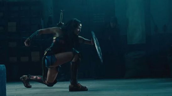 Imagem da notícia Mulher-Maravilha usa todas suas armas em novo comercial de TV