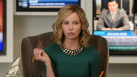 Imagem da notícia Supergirl: Calista Flockhart continua na série, mas terá participação reduzida