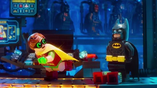 Imagem da notícia Homem-Morcego leva bronca de Alfred no trailer dublado de LEGO Batman - O Filme