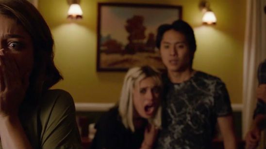 Imagem da notícia Exclusivo: Confira o trailer legendado de Satânico, terror estrelado por Sarah Hyland