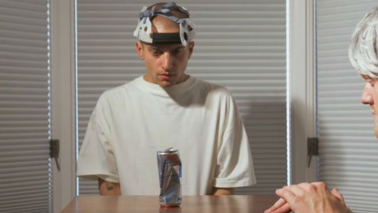 Imagem da notícia Paródia resume Stranger Things em três minutos (e com baixo orçamento!)