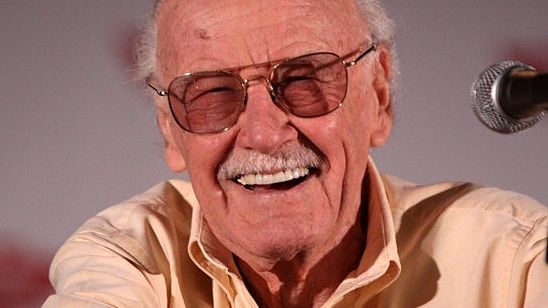 Imagem da notícia Stan Lee diz que aceitaria fazer participações especiais em filmes da DC
