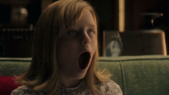 Imagem da notícia Menina possuída aterroriza todo mundo em novo trailer de Ouija - Origem do Mal