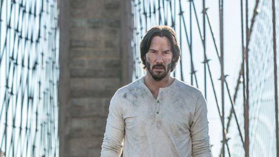Imagem da notícia De Volta ao Jogo 2: Imagem inédita mostra John Wick passeando com seu novo melhor amigo