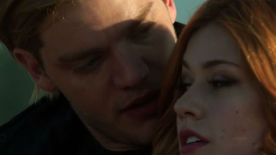 Imagem da notícia Shadowhunters: Segunda temporada ganha trailer e terá episódio dirigido por Paul Wesley