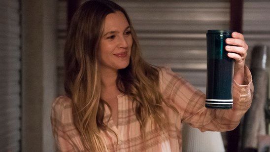 Santa Clarita Diet: Série da Netflix com Drew Barrymore ganha fotos e data de estreia