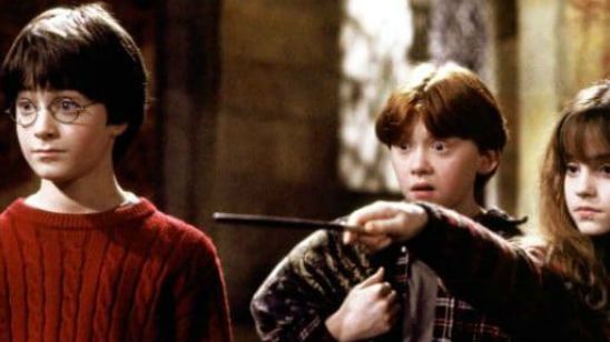 Imagem da notícia Cópia comentada de Harry Potter e a Pedra Filosofal revela novos segredos sobre a saga