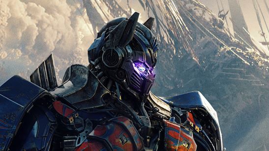 Imagem da notícia Transformers: O Último Cavaleiro ganha cartaz com Optimus Prime malvado em primeiro plano