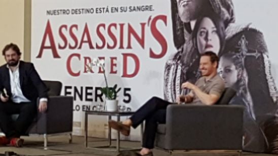 Assassin's Creed é como uma ‘DeLorean' da memória genética, diz Michael Fassbender