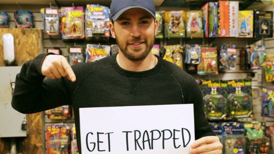 Imagem da notícia Chris Evans faz pegadinha usando boneco do Capitão América