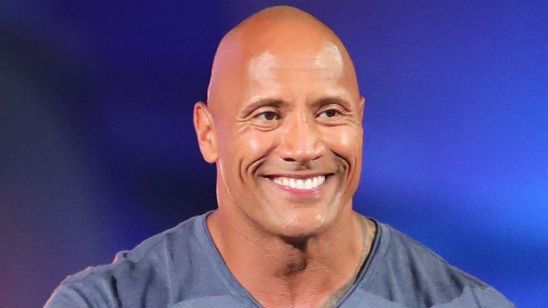 Imagem da notícia Dwayne Johnson vai produzir comédia inspirada em lutadora de WWE