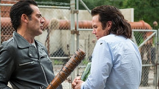 Imagem da notícia Negan e os Salvadores estão de volta em teaser e clipe do próximo episódio de The Walking Dead