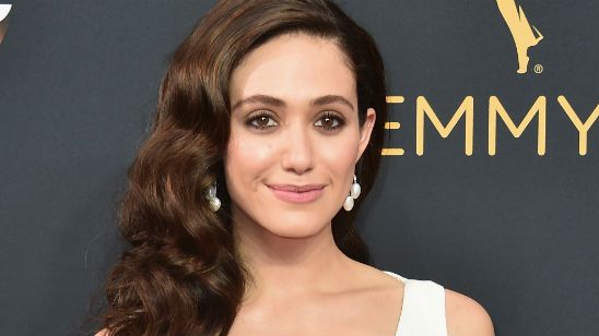 Imagem da notícia Emmy Rossum se junta a Liam Neeson no elenco de Hard Powder