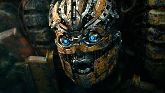 Imagem da notícia Michael Bay divulga cartazes animados de Transformers: O Último Cavaleiro