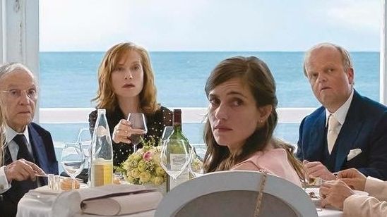 Imagem da notícia Isabelle Huppert e Jean-Louis Trintignant têm refeição interrompida na primeira foto de Happy End, retorno de Michael Haneke