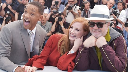 Imagem da notícia Festival de Cannes 2017: Veja quais famosos passaram pelo tapete vermelho nas primeiras horas do evento