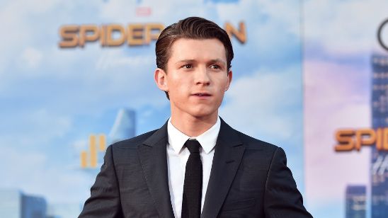 Imagem da notícia Tom Holland não tem permissão para ler o roteiro de Vingadores 3