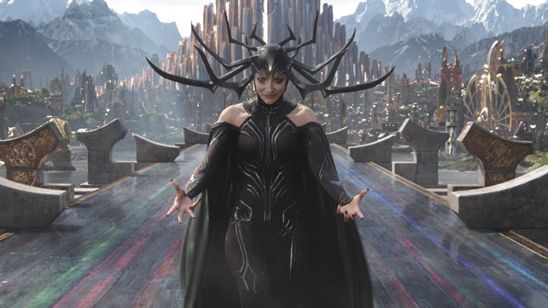 Imagem da notícia "Nunca tivemos uma vilã feminina no universo da Marvel nos cinemas", diz Cate Blanchett, de Thor: Ragnarok 
