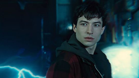 Imagem da notícia Liga da Justiça: Ezra Miller aparece como Barry Allen em nova imagem 