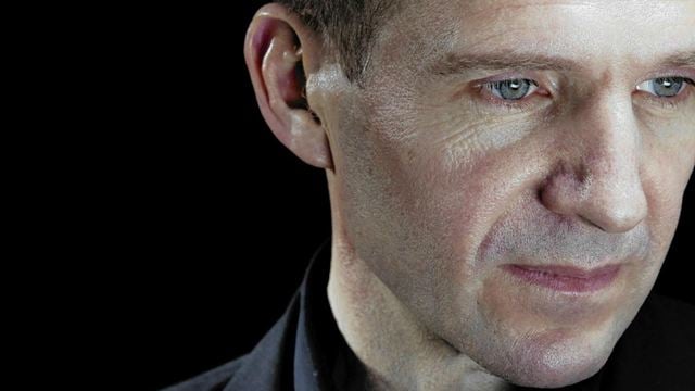 Ralph Fiennes recebe título de cidadão honorário da Sérvia por seus filmes