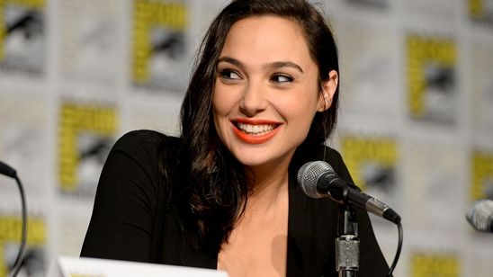 Imagem da notícia Rumor: Diretor cogita trocar Angelina Jolie por Gal Gadot em nova versão de A Noiva de Frankenstein