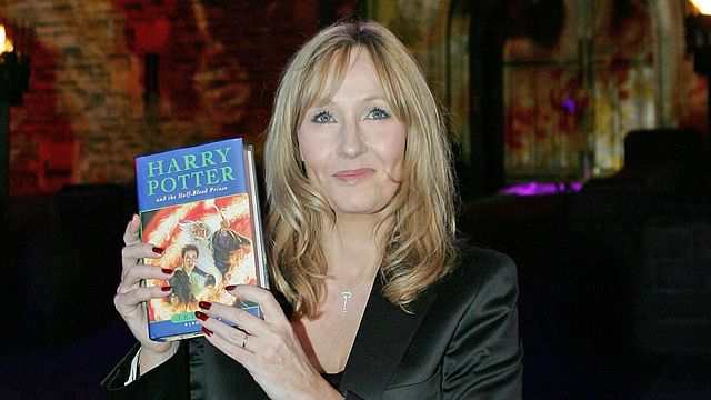 Imagem da notícia Divulgada primeira sinopse de "Harry Potter e a Pedra Filosofal" que convenceu editora a publicar o livro