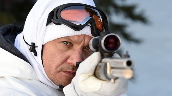 Imagem da notícia O filme ou uma cerveja! Jeremy Renner revela como foi convencido a atuar em Terra Selvagem (Entrevista exclusiva)