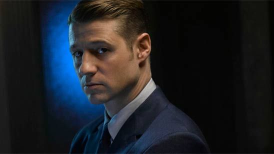 Imagem da notícia Gotham: "É preciso encontrar o caminho certo até o Batman", destaca Ben McKenzie (Entrevista)