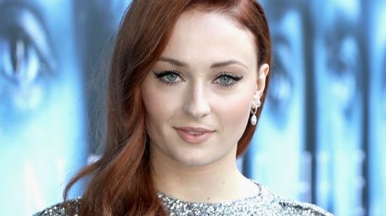 Imagem da notícia Sophie Turner será protagonista de drama sobre jovem que sobreviveu a queda de avião na floresta amazônica