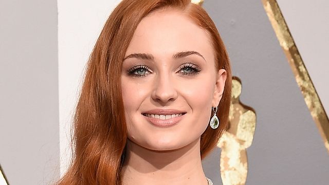 Imagem da notícia Sophie Turner defende astros mirins de Stranger Things após críticas de fãs